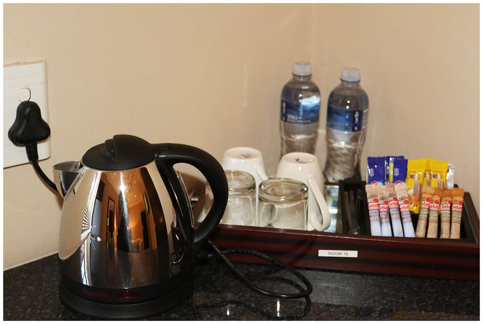Fridge, microwave, coffee/tea maker