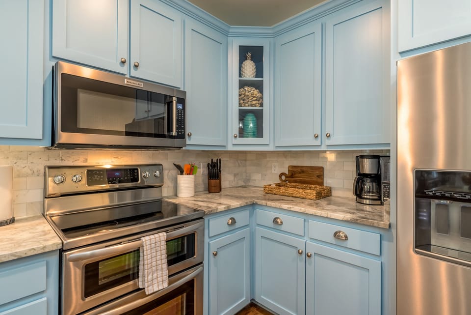 Fully Equipped Kitchen Lavendar Haze