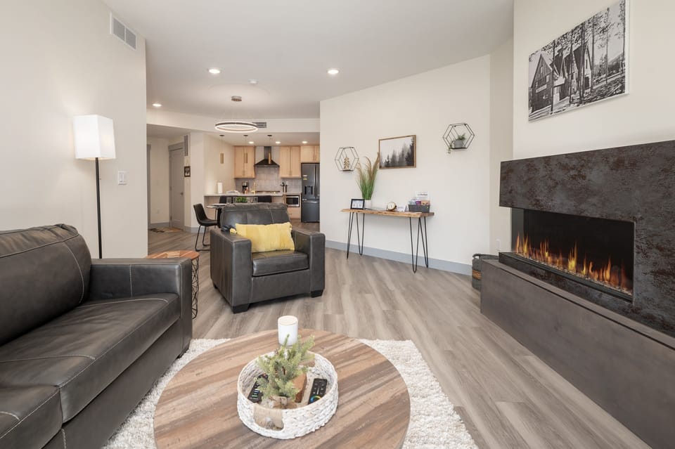 Condo, 1 Bedroom | Living area