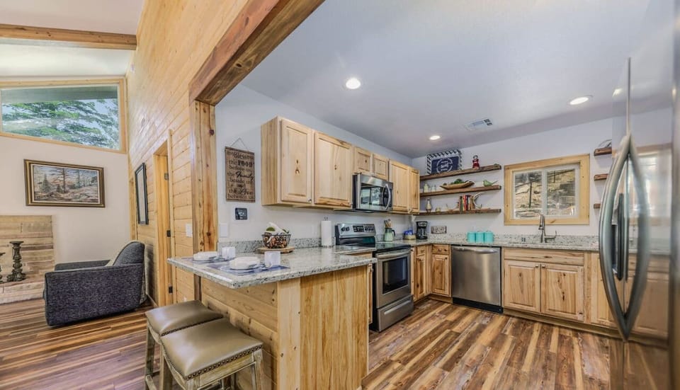 Fully equipped kitchen with spacious counter.