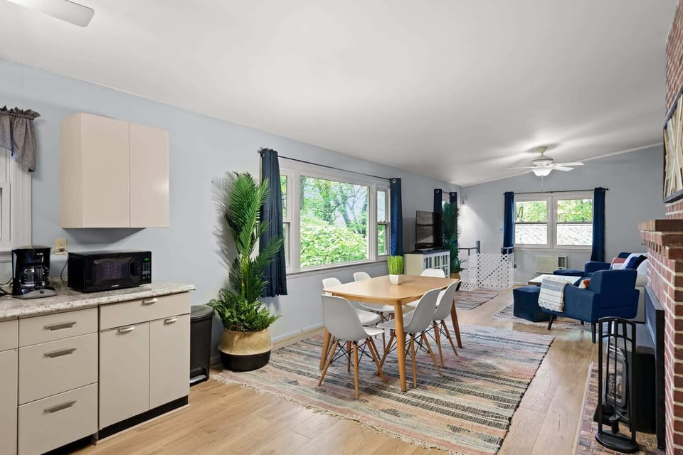 Open floor plan, perfect for spending time together.
