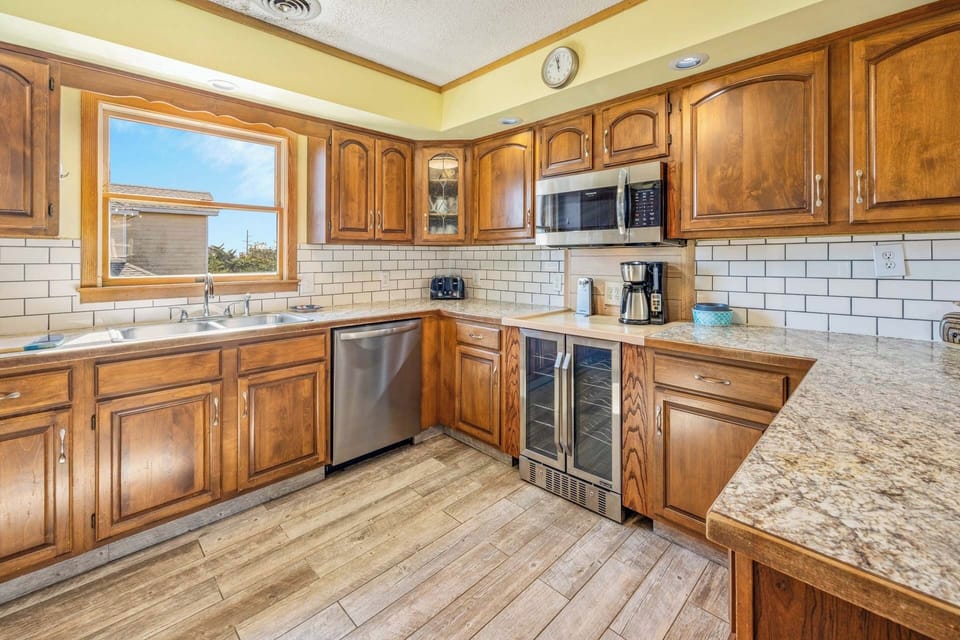 Surf or Sound Realty - 1094 - Sea Lady - Kitchen -2