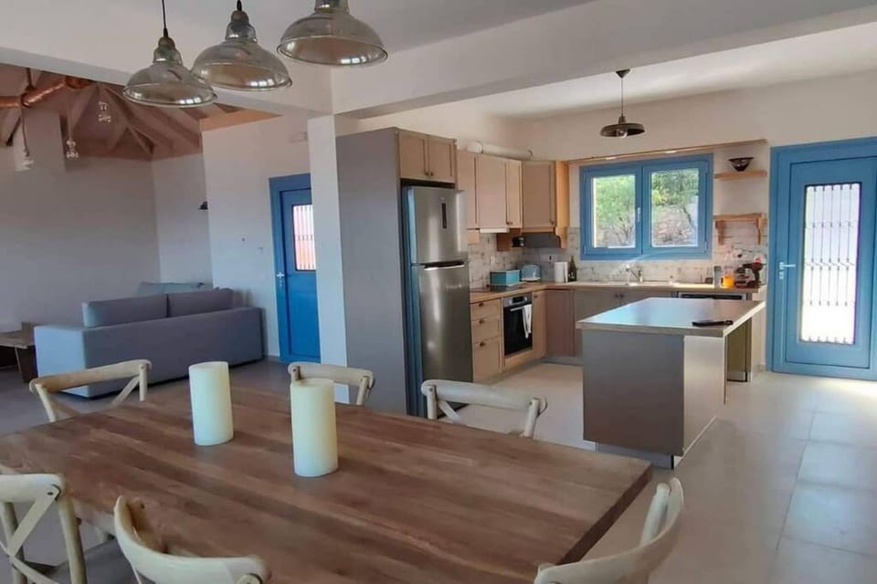 House, Smoking | Private kitchen