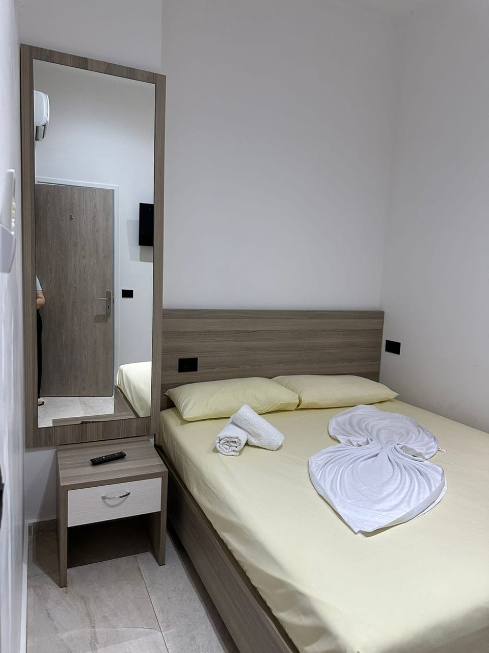 Basic Double Room | Soundproofing, free WiFi