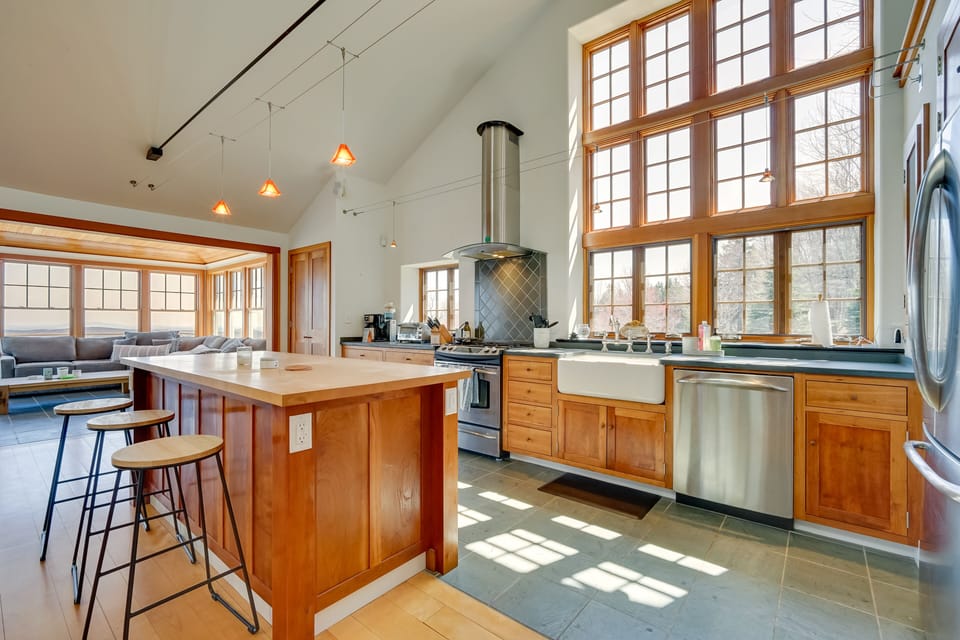 Kitchen | Main Level | Coffee Grinder | Drip Coffee Makers | Toaster Oven