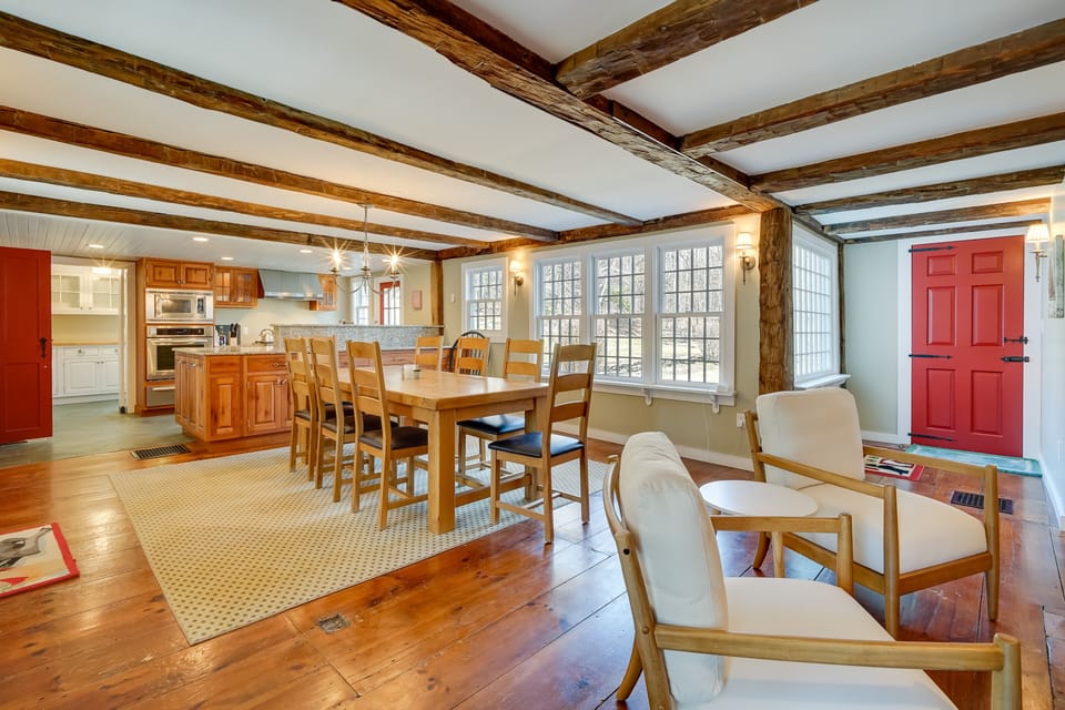 Dining Room | Full Kitchen