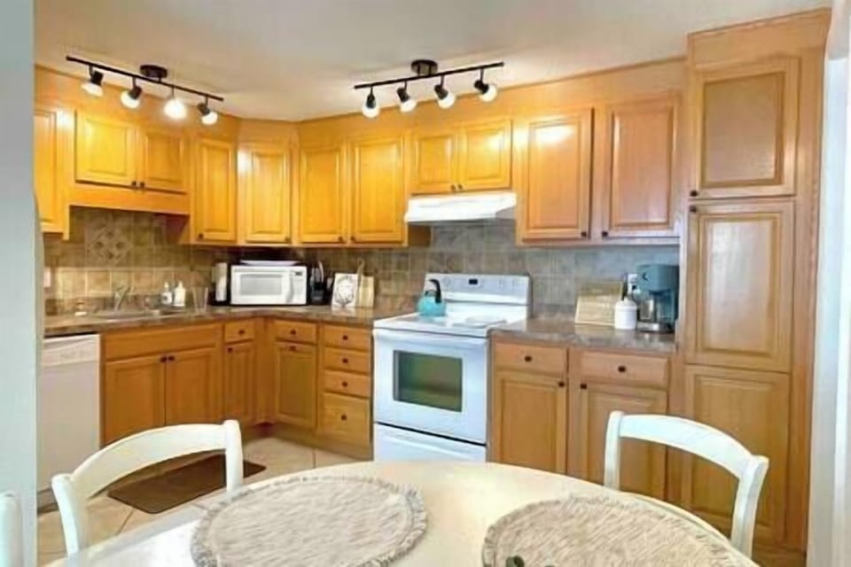 Kitchen-The Cape