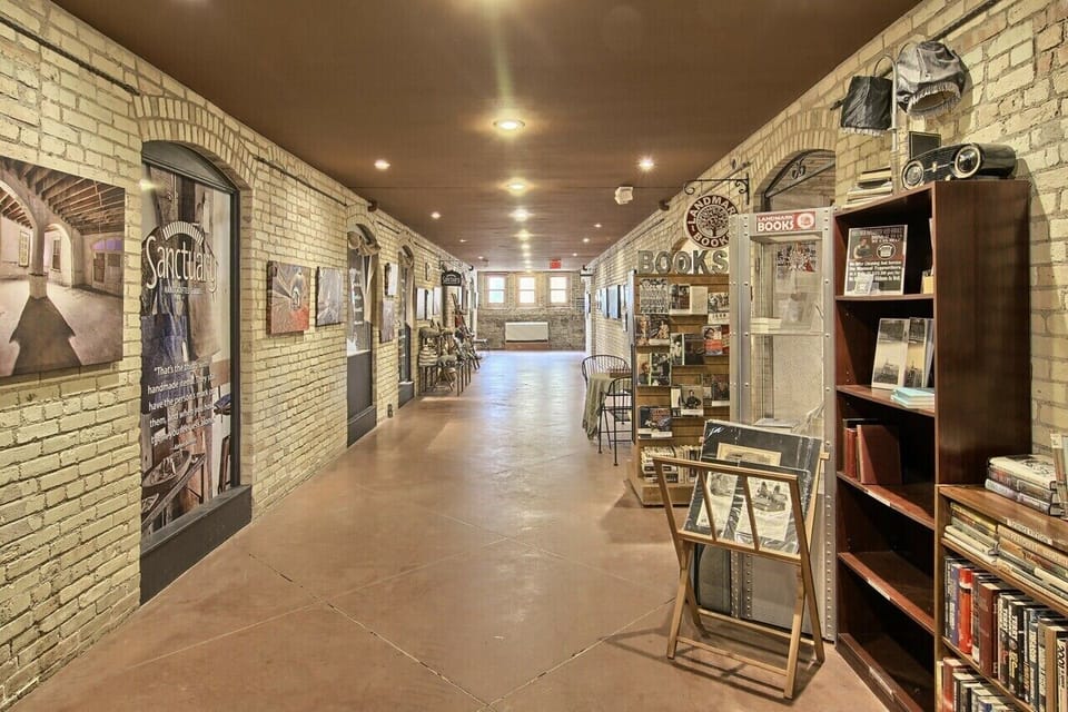 Beautiful boutique shops on the ground floor