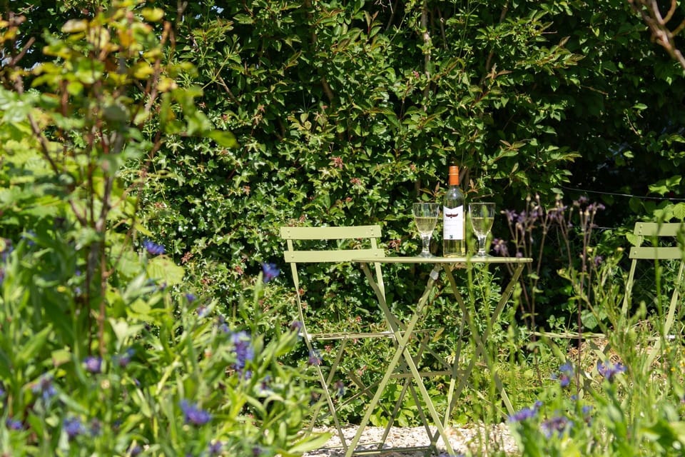 Bea's Cottage Garden - StayCotswold