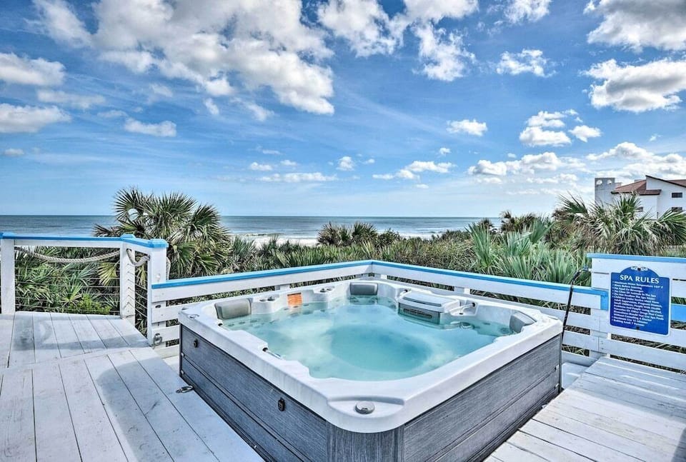 Deck | Hot Tub