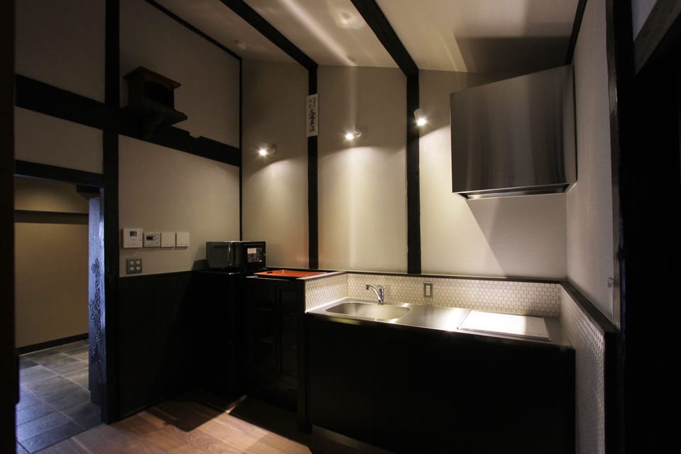 Traditional House, 3 Bedrooms, Kitchen, Garden View | Private kitchen | Fridge, microwave, stovetop, coffee/tea maker