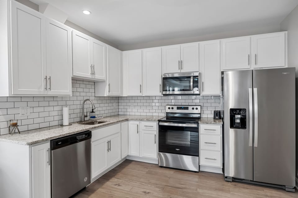 Beautiful spacious kitchen 