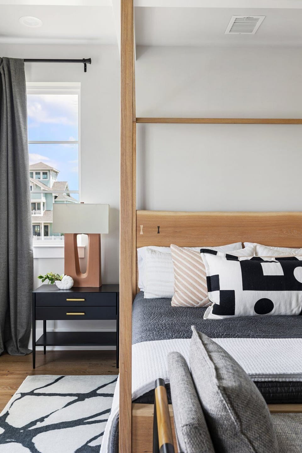 Gorgeous poster bed w/memory foam mattress, USB wall plugs and blackout drapes.