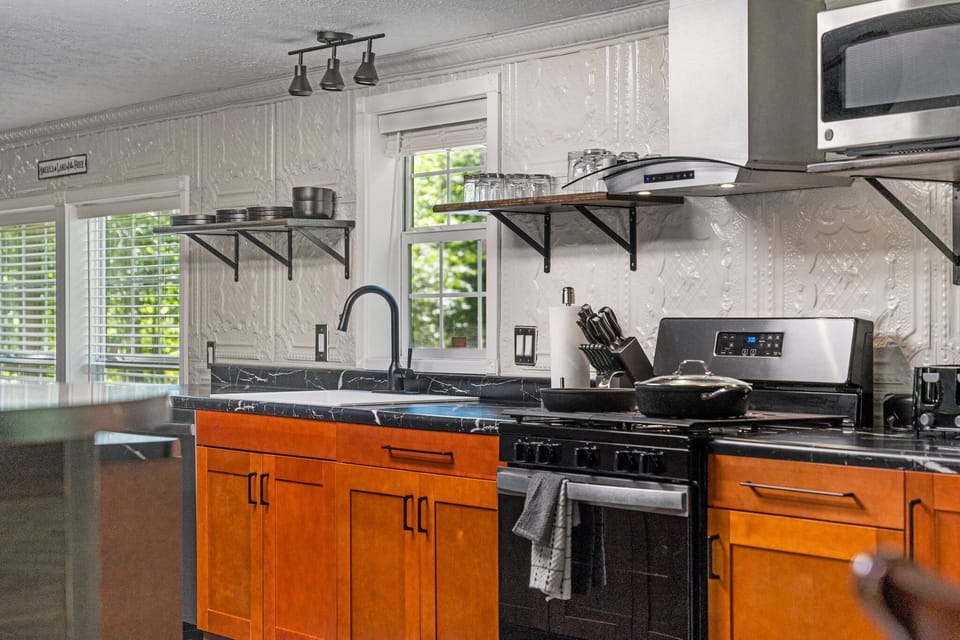 Full Kitchen