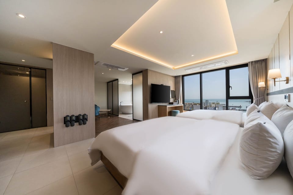 Signature Suite, 2 Double Beds, Sea View | Premium bedding, free WiFi, bed sheets