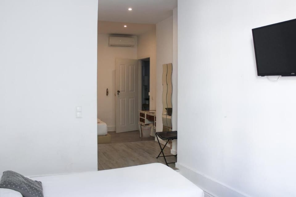 Standard Quadruple Room | Free WiFi, bed sheets