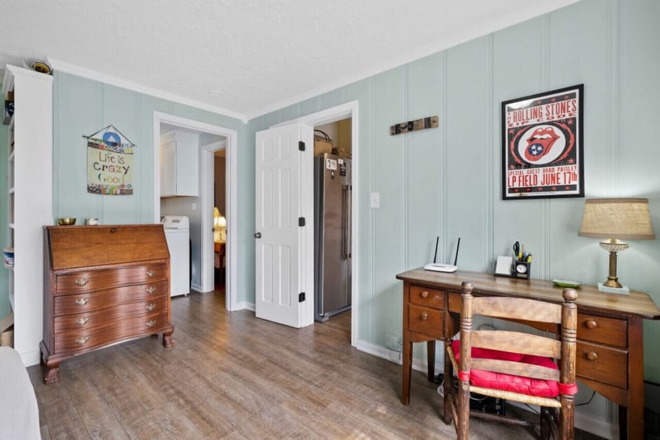 Bedroom 3, double bed doubles as a private office