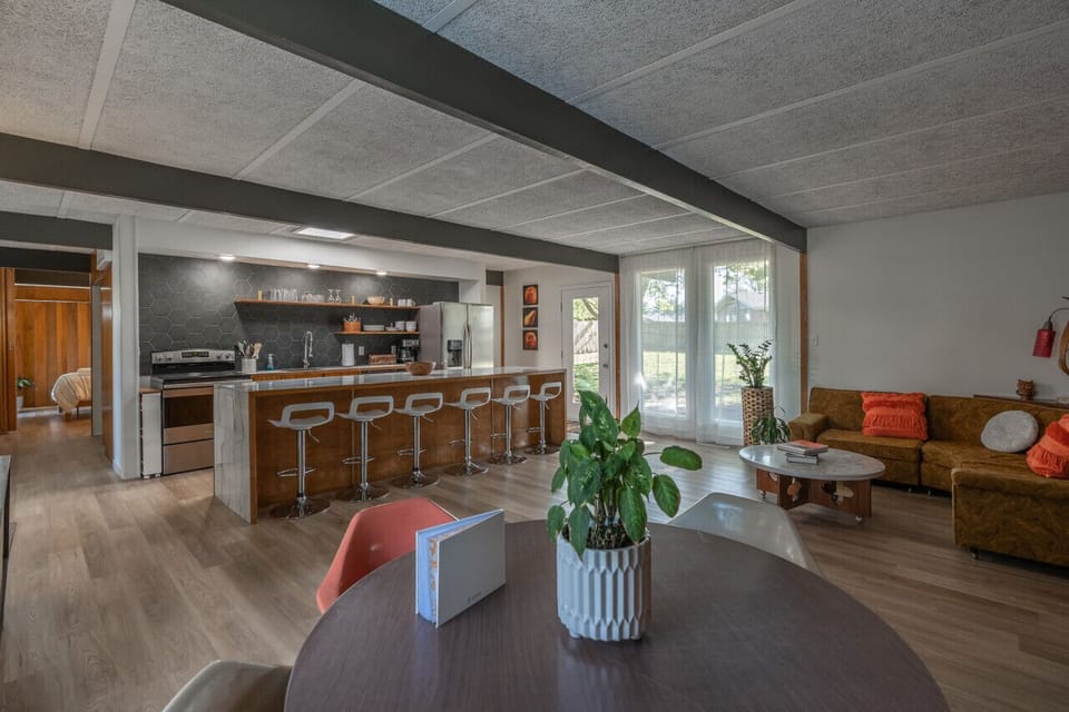 Cute little dining area