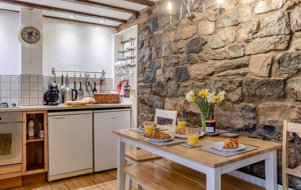 Kitchen and dinging area