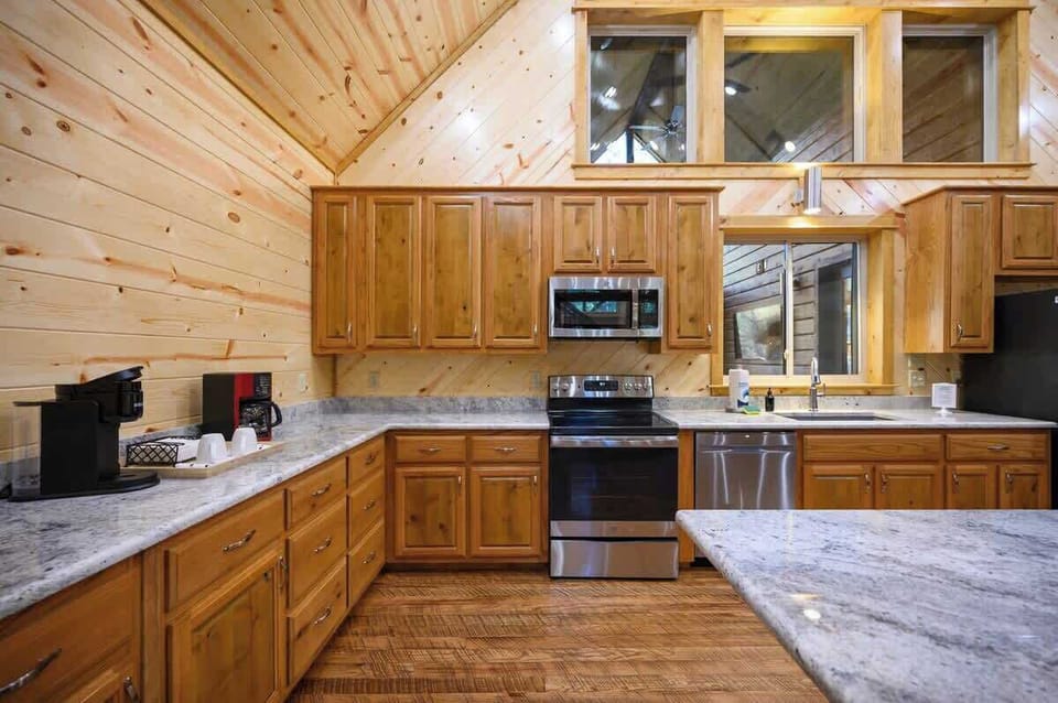 All stainless steel appliances. Kitchen comes with electric stovetop/oven, microwave, and drip coffee machine.
| The Lodge by Boutiq Luxury Vacation Rentals | Broken Bow, Oklahoma