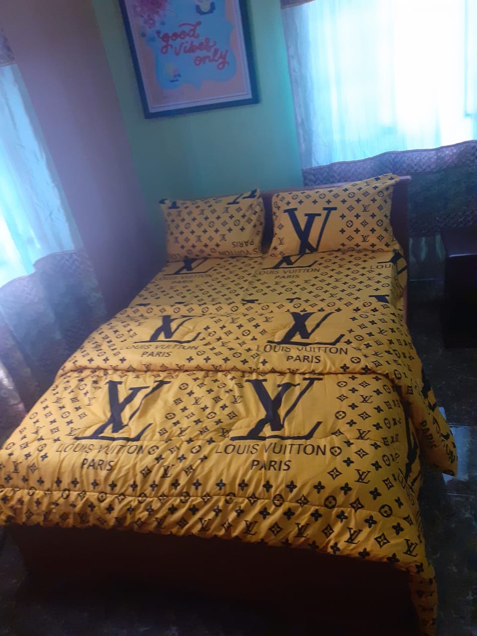 Deluxe Suite | Individually decorated, individually furnished, desk, laptop workspace