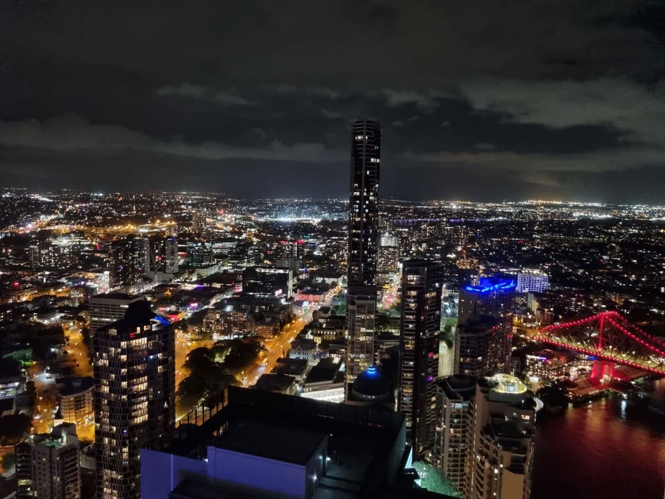 Amazing City Views Day and Night including the Story Bridge