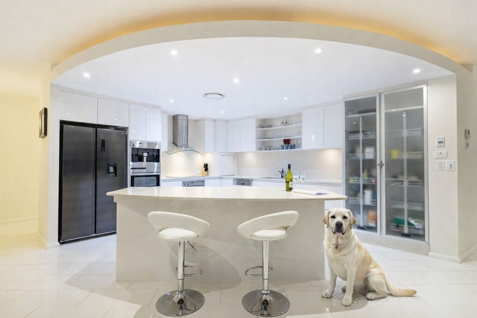 Kitchen with centre island