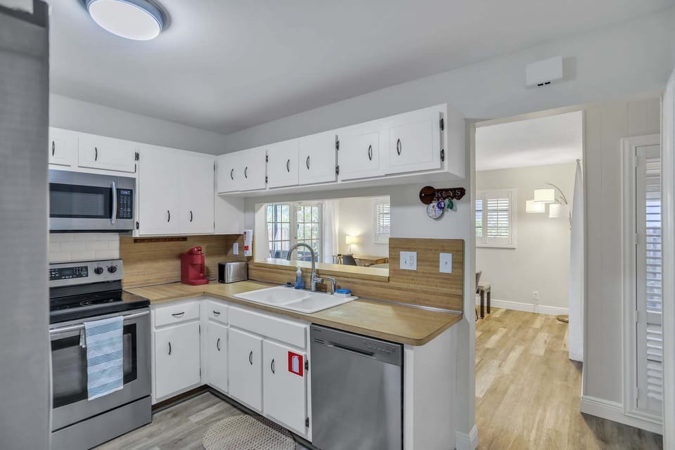 Indoors, Kitchen, Microwave, Oven, Floor