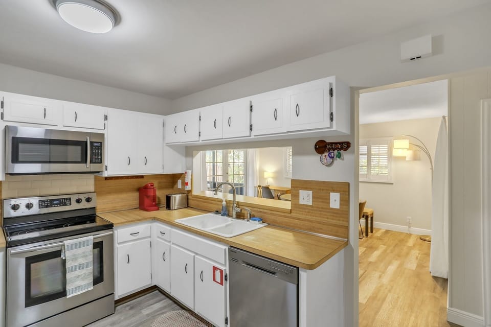 Indoors, Kitchen, Microwave, Oven, Sink
