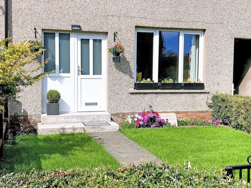 Exterior | Castle Park, Ceres, near Cupar