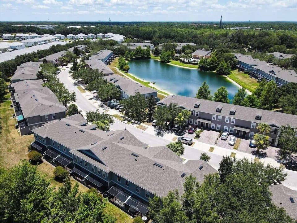 COMMUNITY TOP VIEW