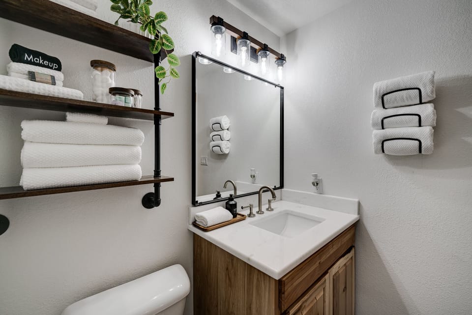 EN SUITE FULL BATH 2