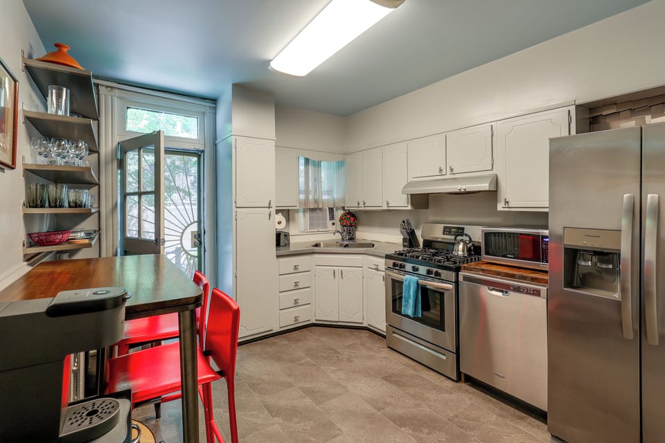 Kitchen | Equipped w/ Cooking Essentials