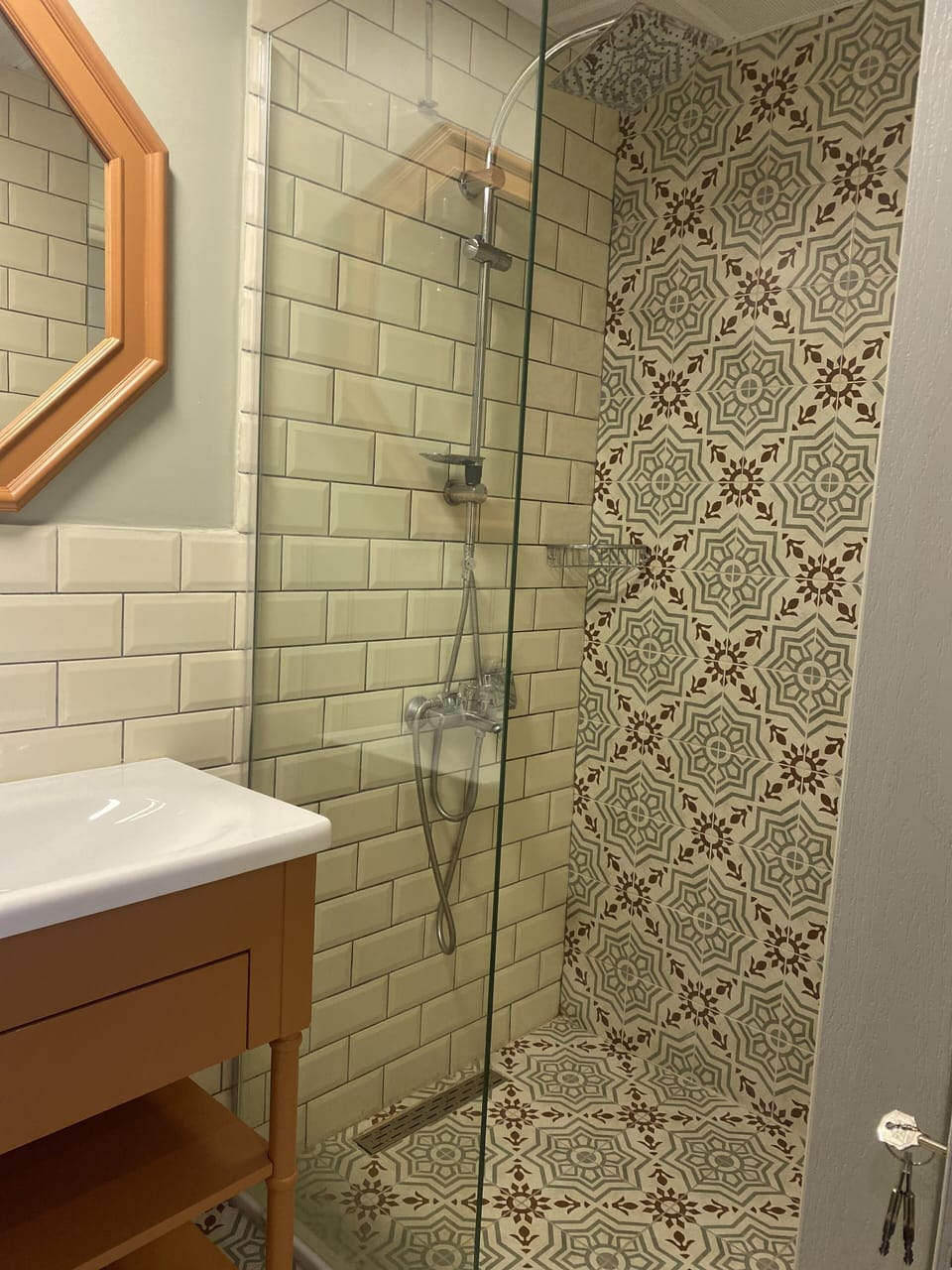 Bathroom shower