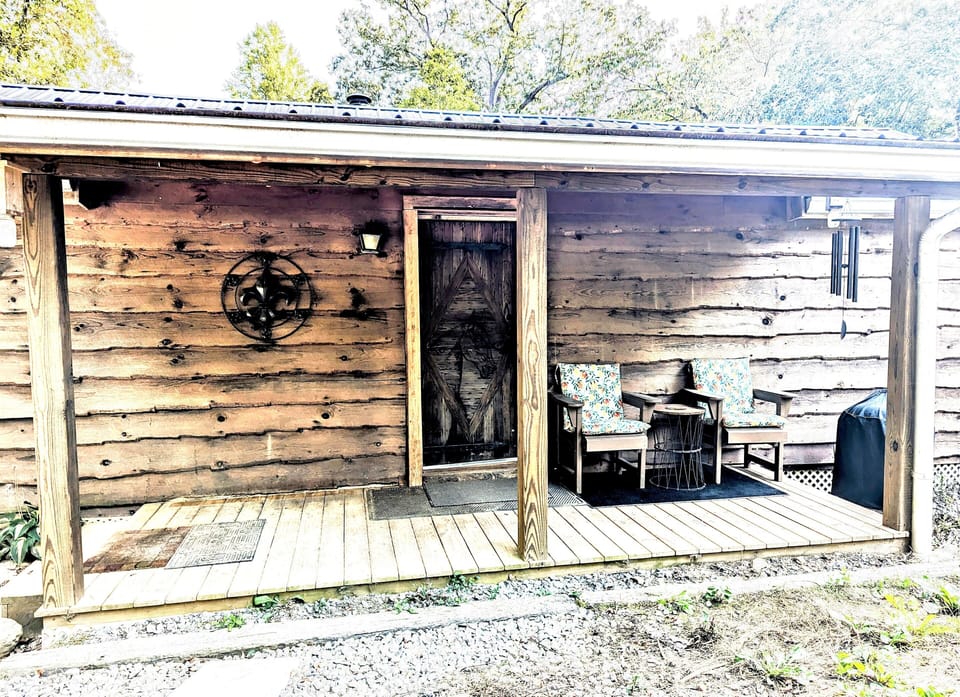 Front porch, entry way.