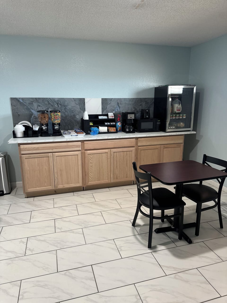 Free daily continental breakfast