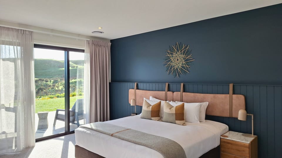 Exclusive Room | 1 bedroom, in-room safe, individually decorated, desk