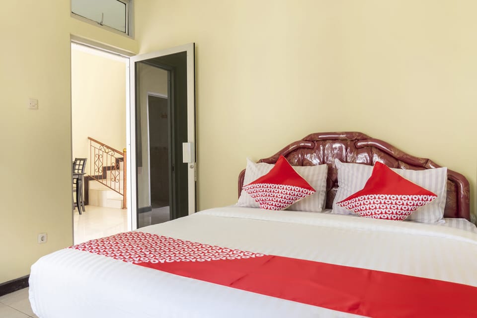 Standard Double Room | Laptop workspace, WiFi (free), bed sheets