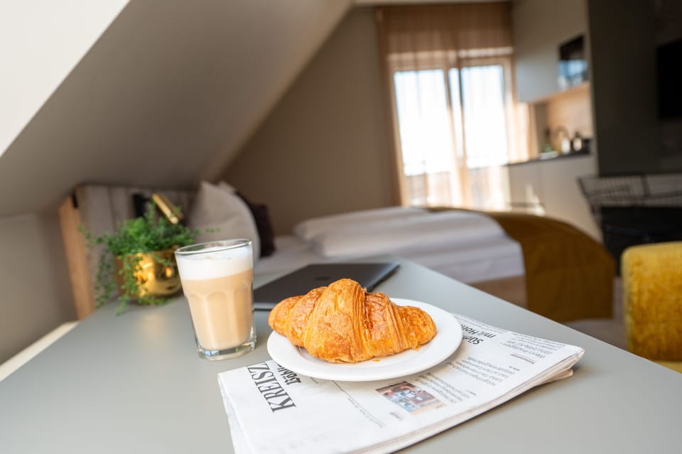 Comfort Double Room | Desk, soundproofing, free WiFi, bed sheets