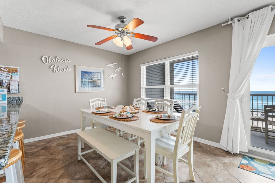 Dining Area - Have a meal while enjoying a view!