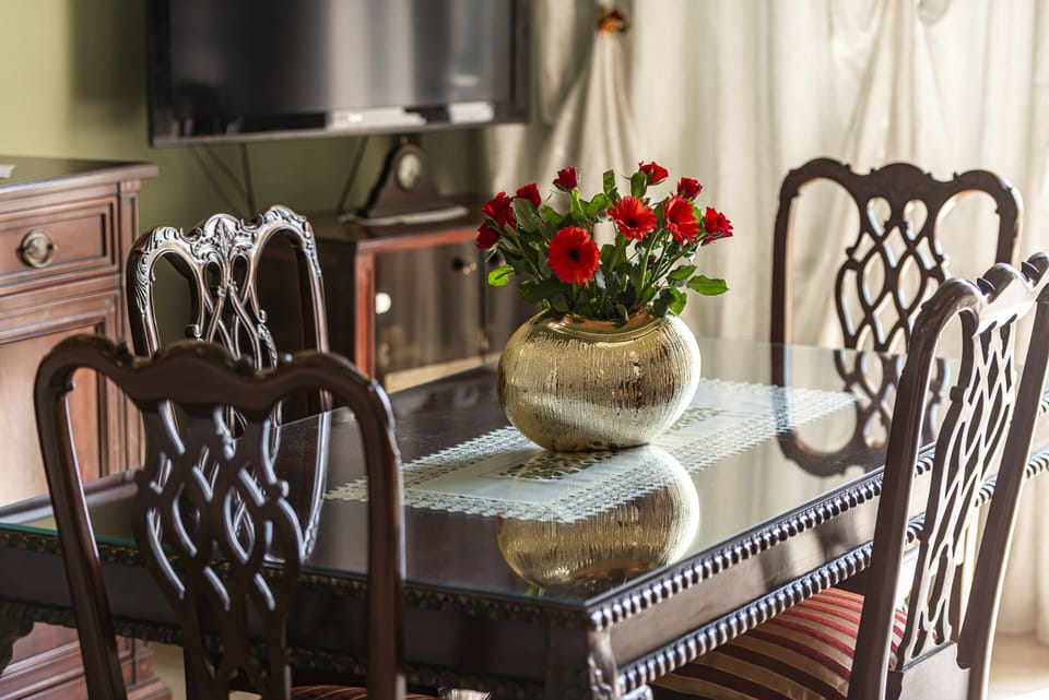 LIVING ROOM DETAILS