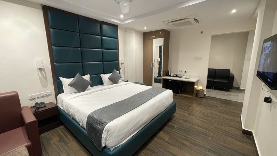 Premium Room, Balcony | Memory foam beds, individually furnished, desk, laptop workspace