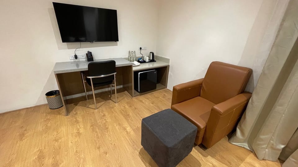 Signature Apartment, 3 Bedrooms | Memory foam beds, individually furnished, desk, laptop workspace
