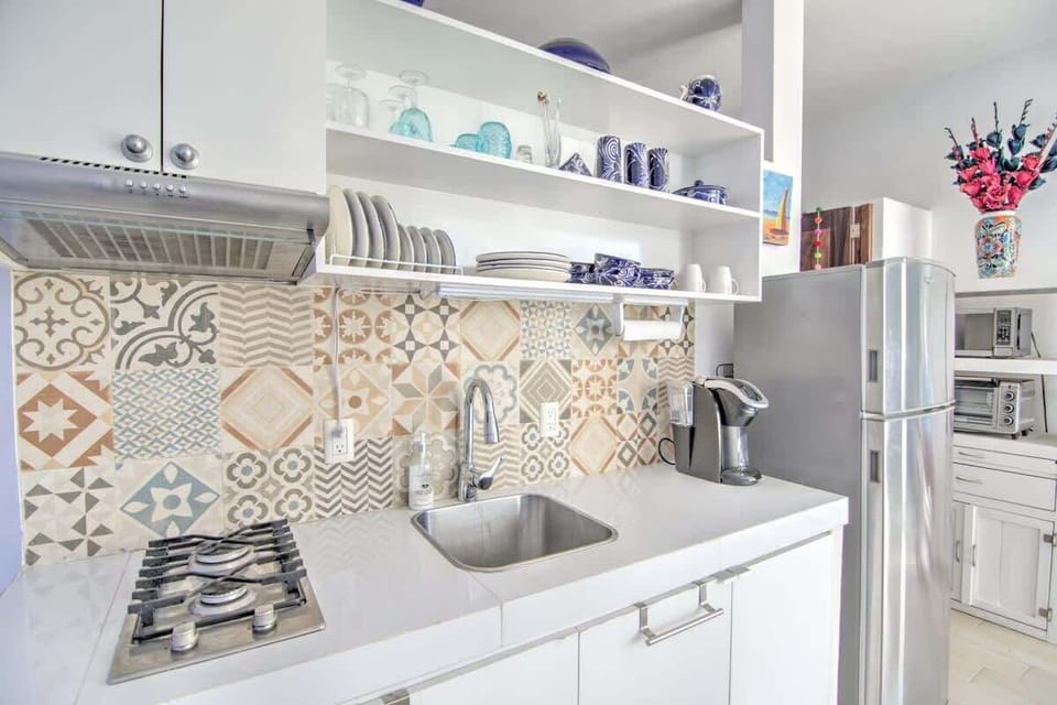 Fully equipped kitchenette
