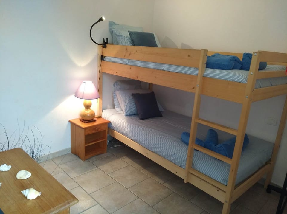 Les terrasses, gîtes en Cévennes, La grande bleue, chambre