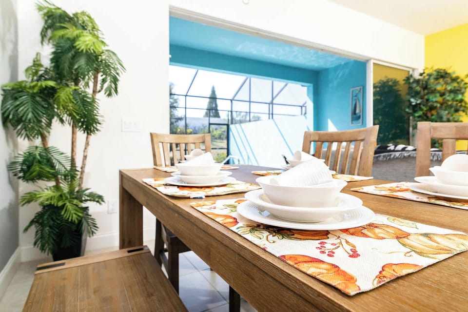 Townhome, Multiple Beds, Pool Access, Pool View (Great Escape to The Enclaves) | Dining