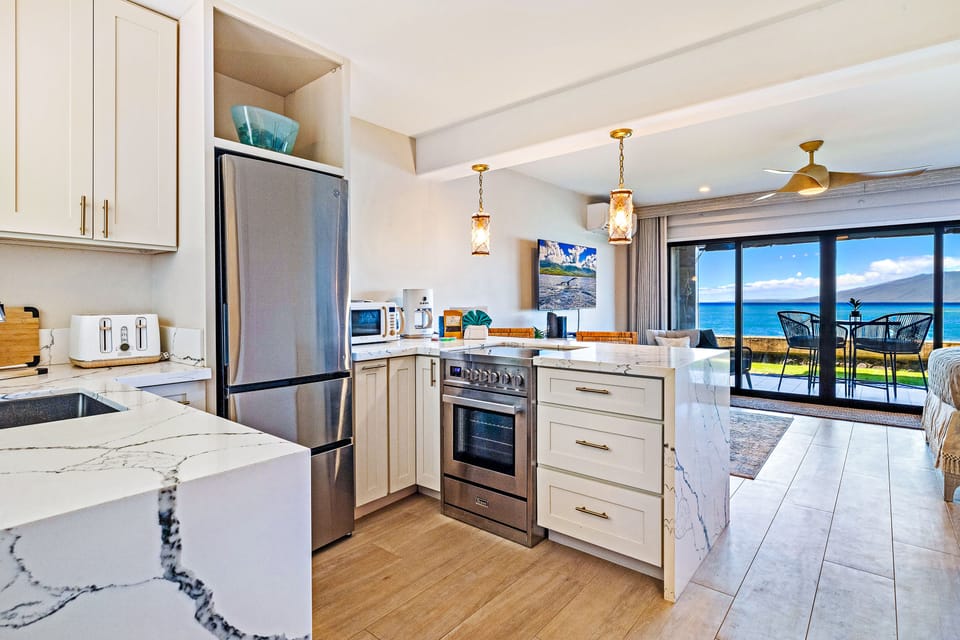 Fully Remodeled Kitchen