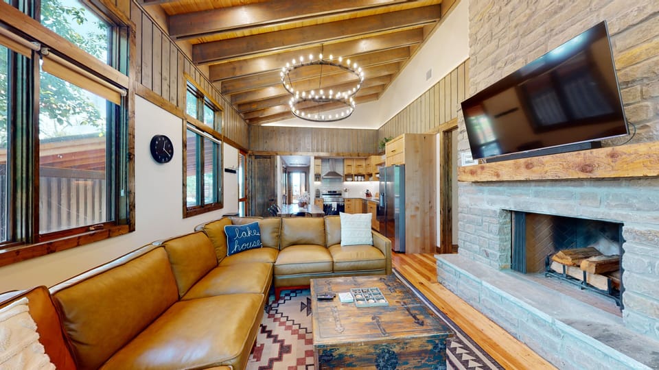 Large leather sectional with plenty of room for lounging!