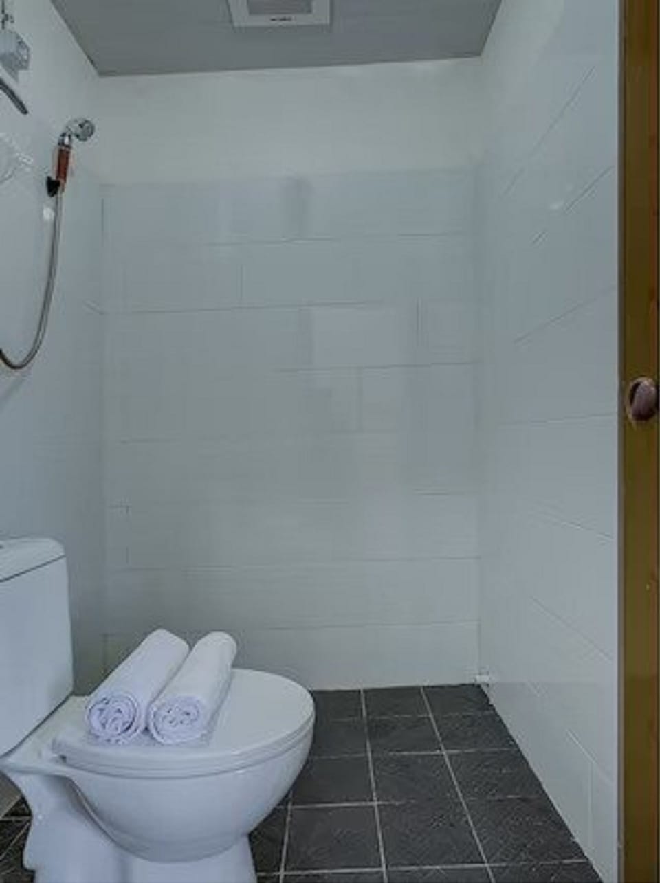 Deluxe Double Room | Bathroom | Shower, towels