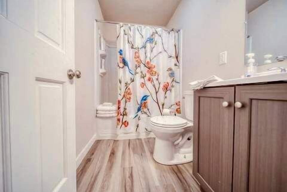 Full Bathroom